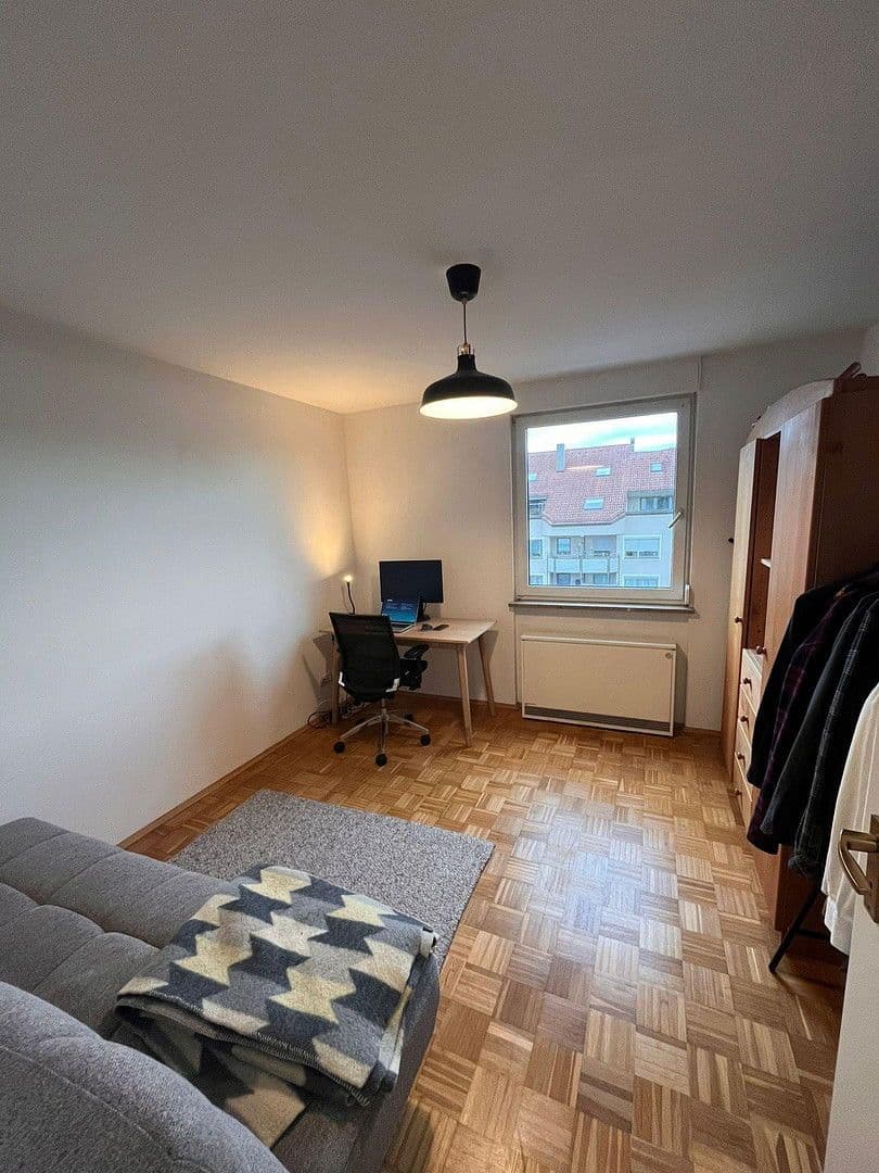 Prenájom bytu 3-izbový 95 m², Berg-am-Laim-Str. 60a, München, Bavorsko Prenájom bytu 3-izbový 95 m², Berg-am-Laim-Str. 60a, München, Bavorsko