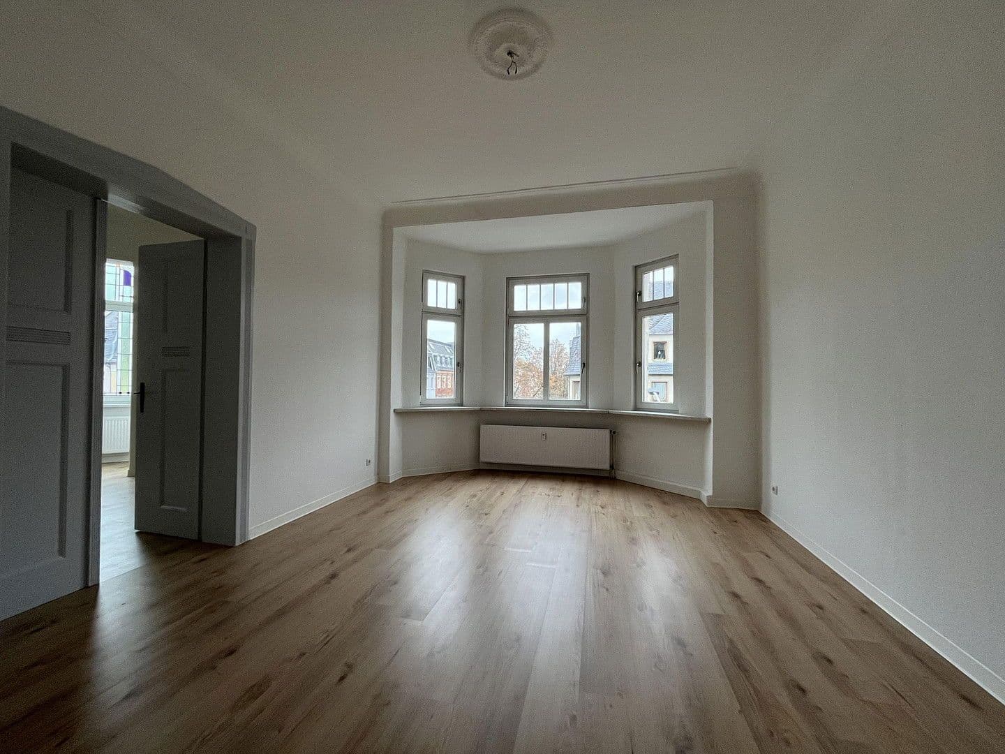 Prenájom bytu 4-izbový 133 m², Lassallestraße 9, Zwickau, Sasko Prenájom bytu 4-izbový 133 m², Lassallestraße 9, Zwickau, Sasko
