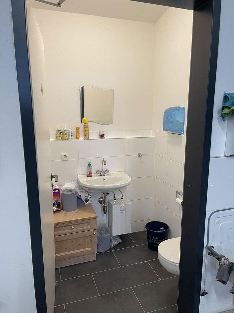 Prenájom nebytového priestoru 150 m², Passauer Straße 26, Ruderting, Bavorsko Prenájom nebytového priestoru 150 m², Passauer Straße 26, Ruderting, Bavorsko