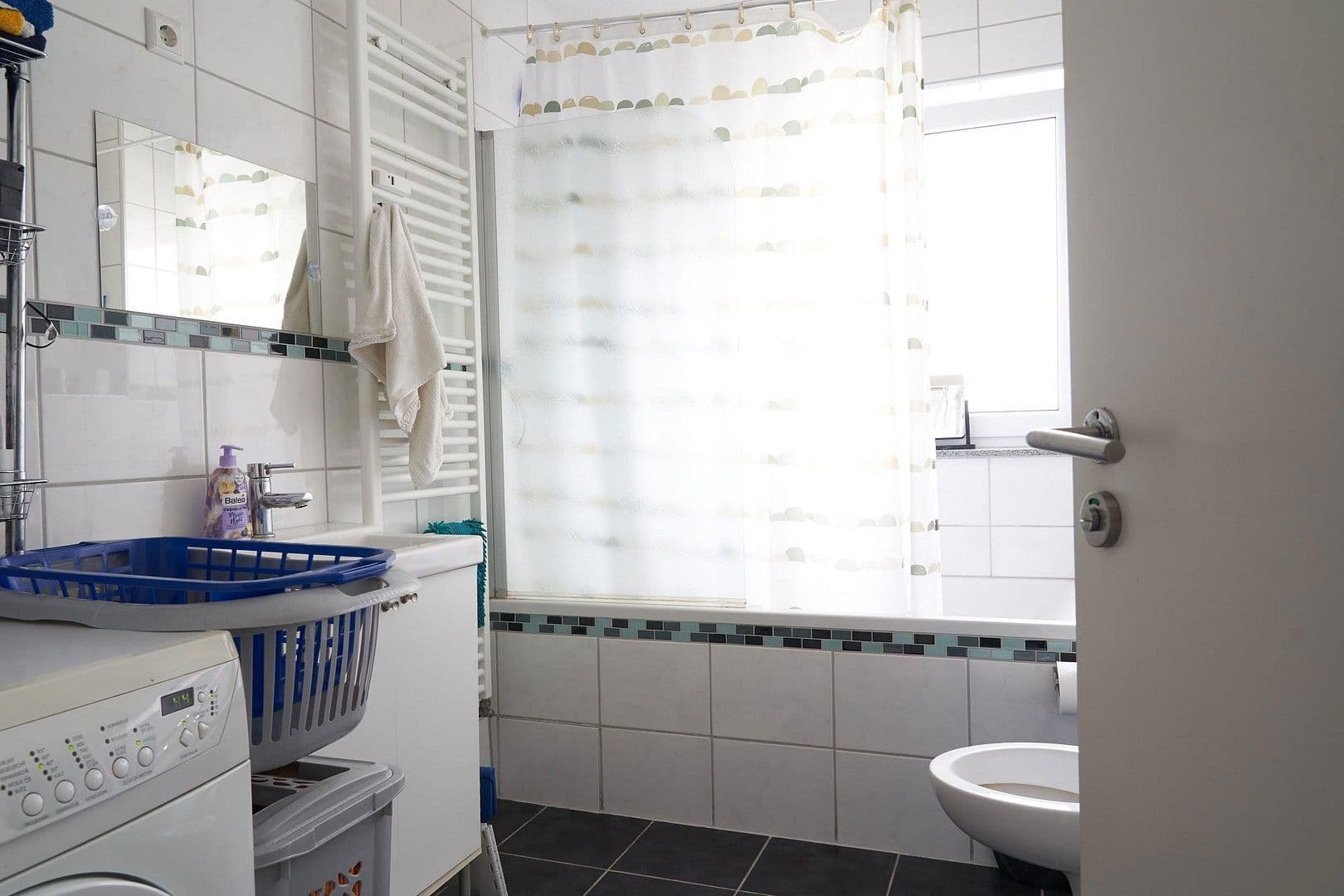 Prenájom bytu 3-izbový 65 m², Hauptstraße 9, Ebersbach an der Fils, Bádensko-Wurttembersko Prenájom bytu 3-izbový 65 m², Hauptstraße 9, Ebersbach an der Fils, Bádensko-Wurttembersko