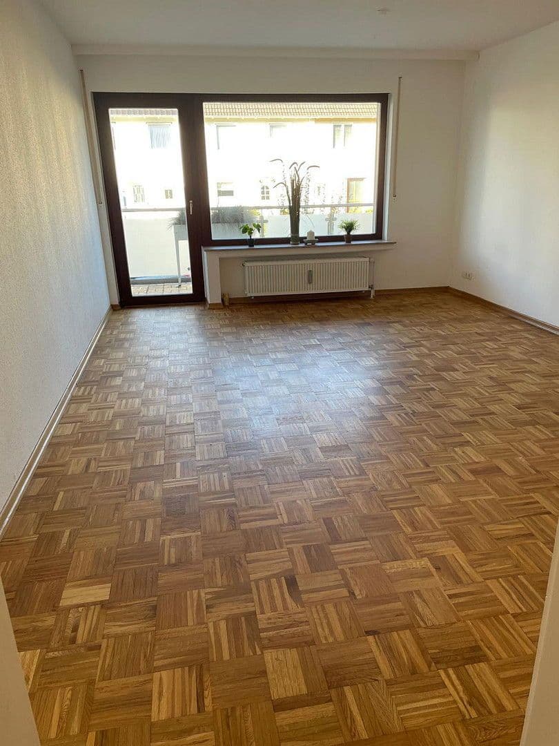 Prenájom bytu 3-izbový 74 m², Waldecker Straße 33, Bad Pyrmont, Dolné Sasko Prenájom bytu 3-izbový 74 m², Waldecker Straße 33, Bad Pyrmont, Dolné Sasko