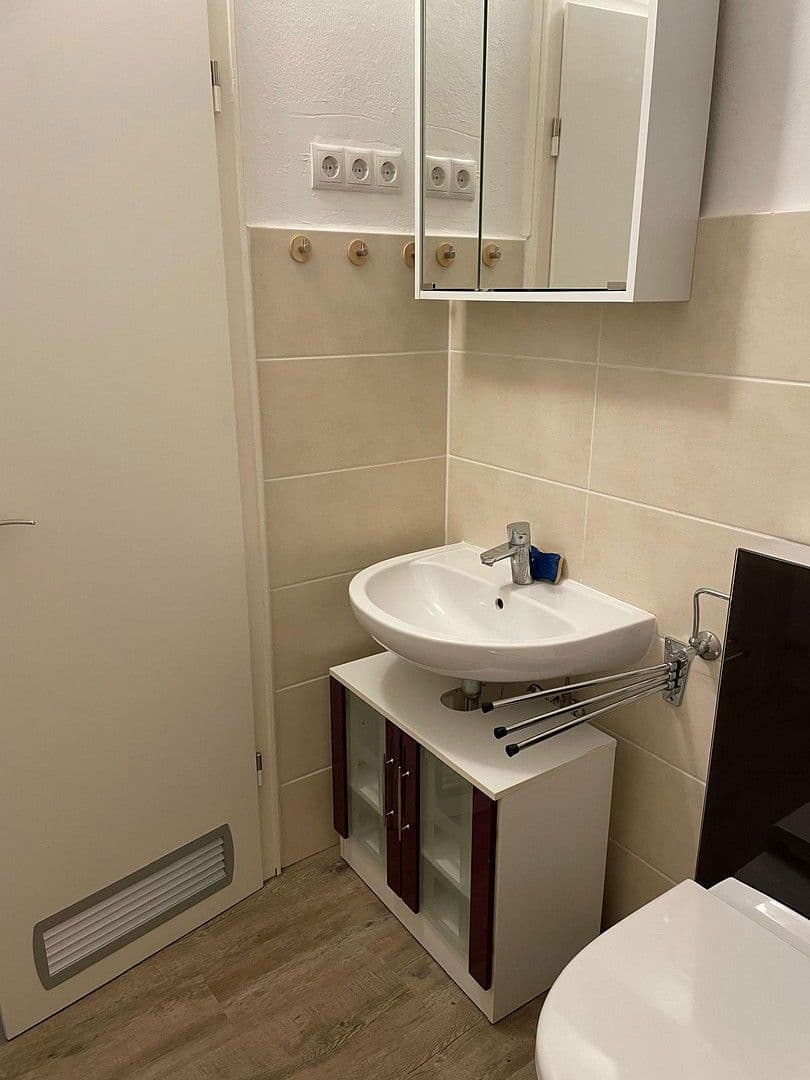 Prenájom bytu 3-izbový 74 m², Waldecker Straße 33, Bad Pyrmont, Dolné Sasko Prenájom bytu 3-izbový 74 m², Waldecker Straße 33, Bad Pyrmont, Dolné Sasko