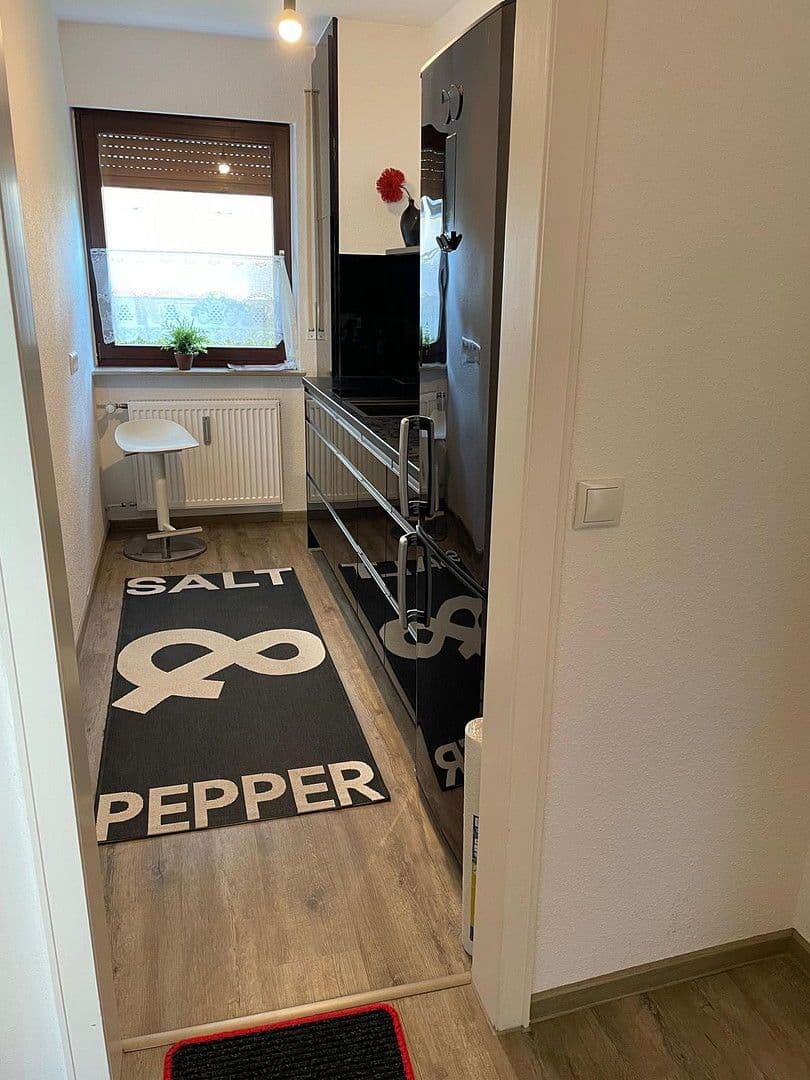 Prenájom bytu 3-izbový 74 m², Waldecker Straße 33, Bad Pyrmont, Dolné Sasko Prenájom bytu 3-izbový 74 m², Waldecker Straße 33, Bad Pyrmont, Dolné Sasko