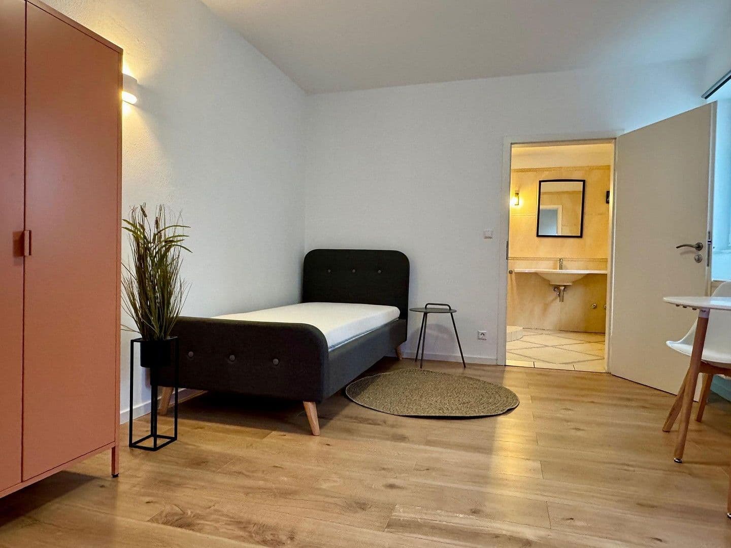 Prenájom bytu 1-izbový 35 m², Durlach, Bádensko-Wurttembersko Prenájom bytu 1-izbový 35 m², Durlach, Bádensko-Wurttembersko