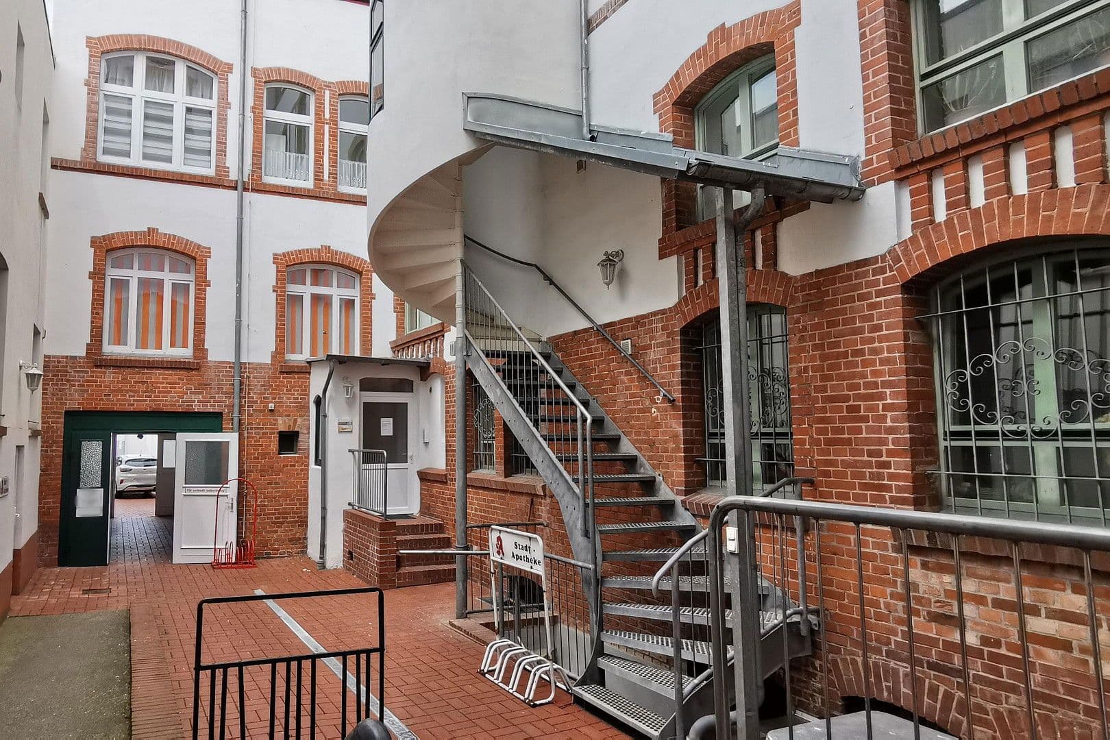 Predaj domu 1.083 m², pozemek 595 m², Köthen (Anhalt), Sasko-Anhaltsko Predaj domu 1.083 m², pozemek 595 m², Köthen (Anhalt), Sasko-Anhaltsko