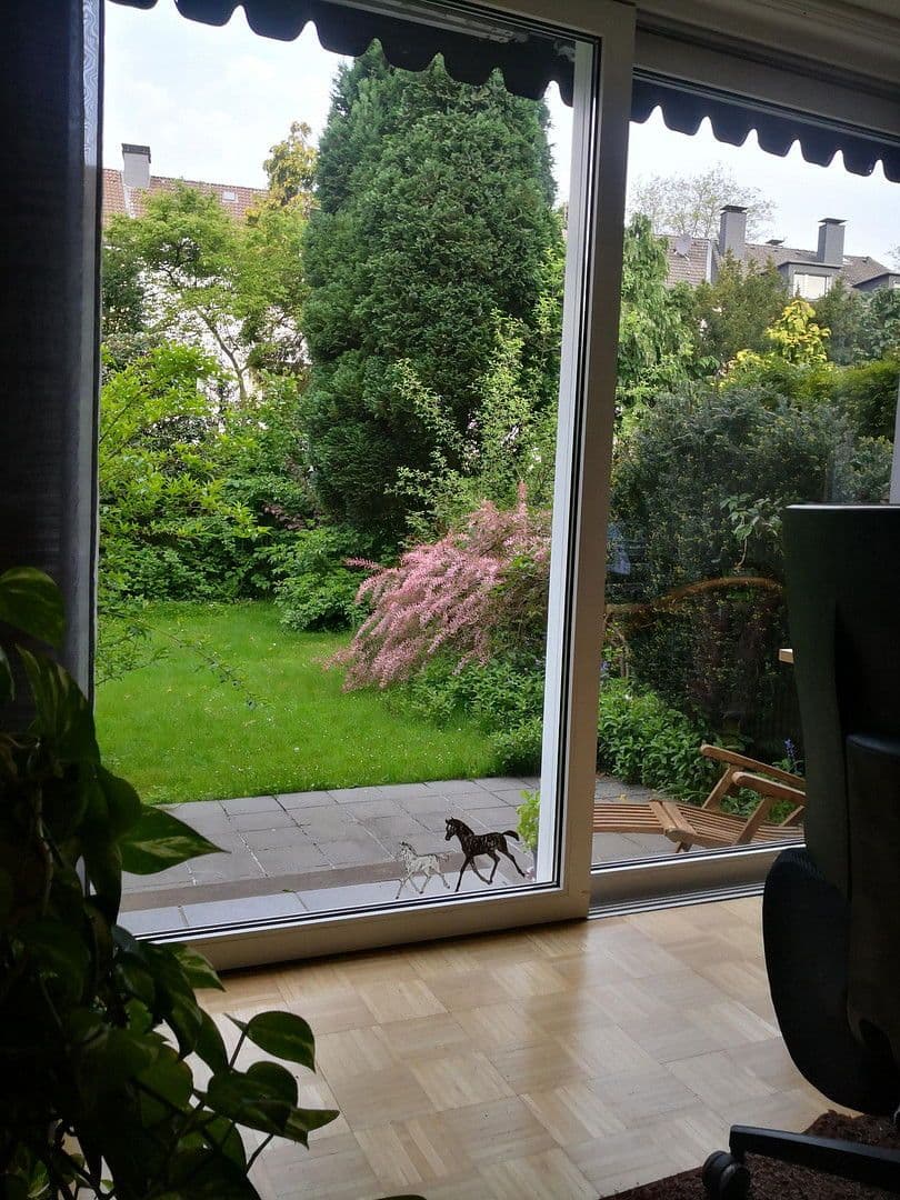 Prenájom bytu 2-izbový 70 m², Düppelstr.10, Essen, Severné Porýnie - Westfálsko Prenájom bytu 2-izbový 70 m², Düppelstr.10, Essen, Severné Porýnie - Westfálsko