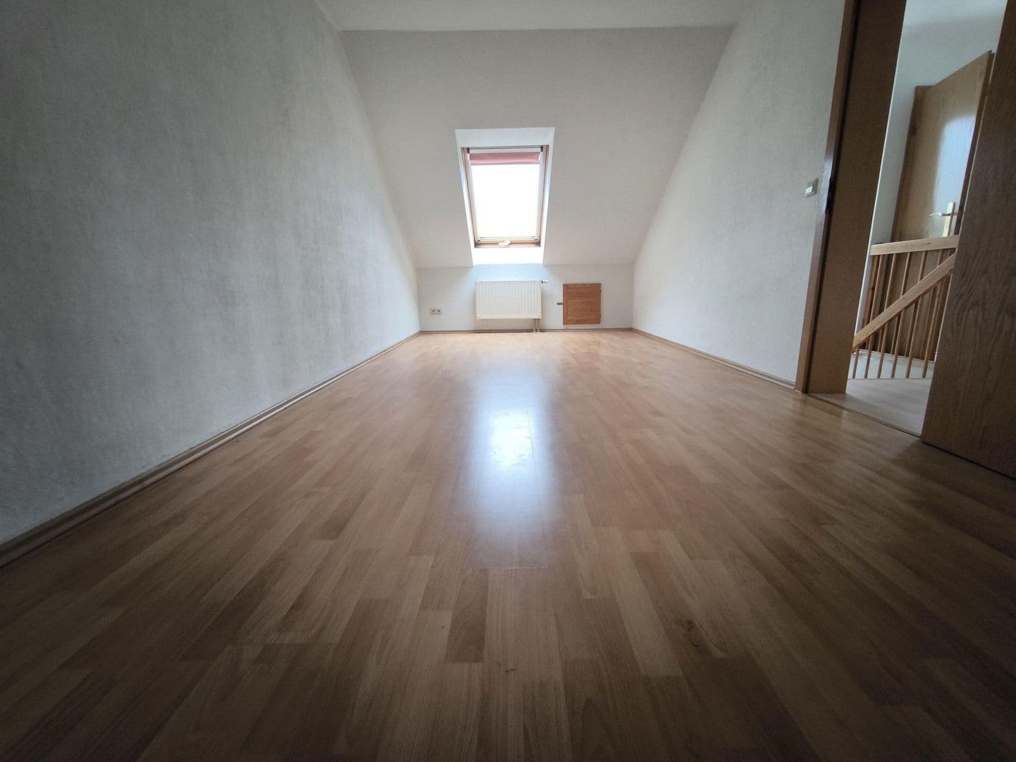 Prenájom bytu 4-izbový 115 m², Chemnitztalstraße 159, Chemnitz, Sasko Prenájom bytu 4-izbový 115 m², Chemnitztalstraße 159, Chemnitz, Sasko