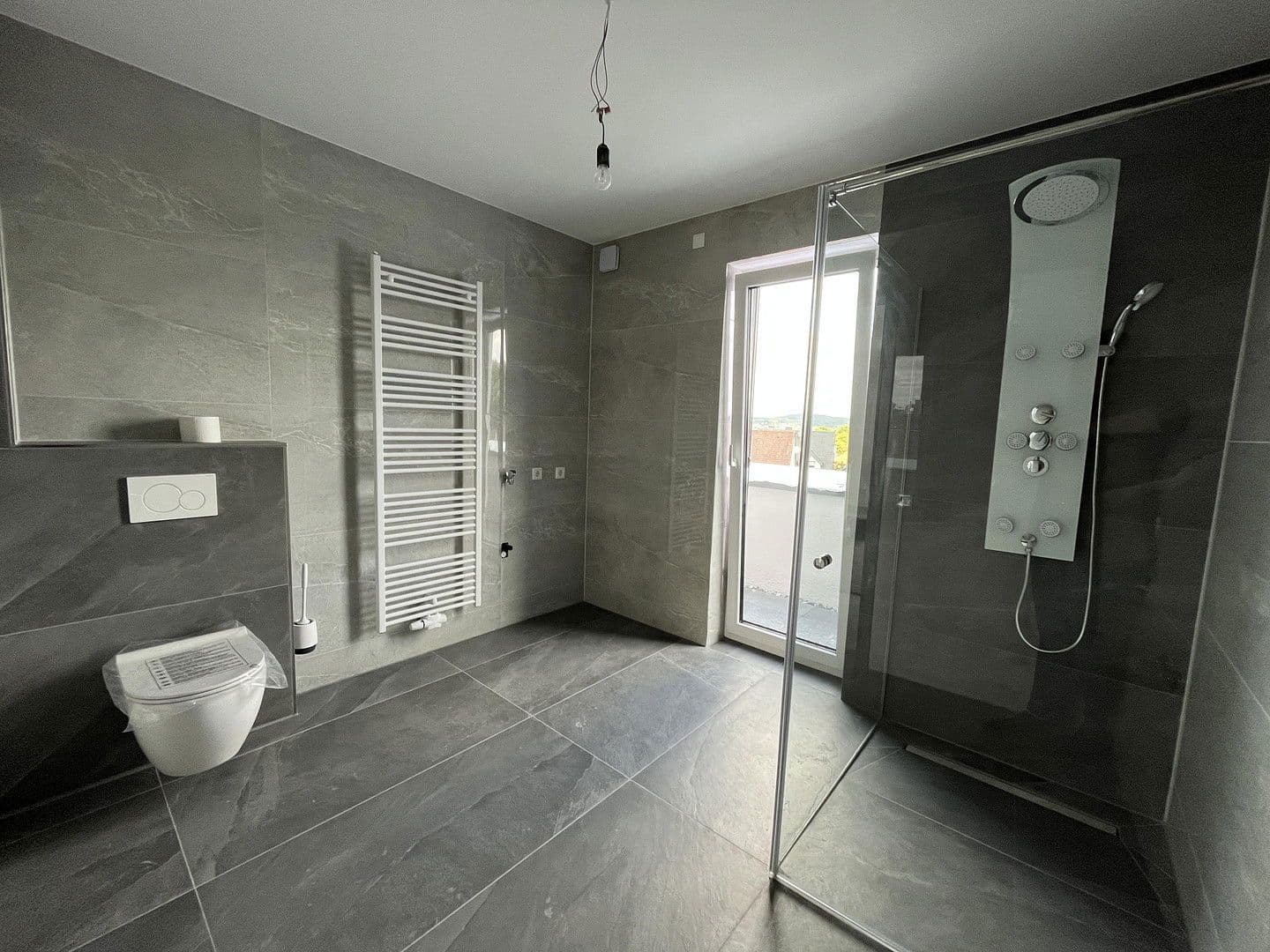 Prenájom bytu 4-izbový 163 m², Melle, Dolné Sasko Prenájom bytu 4-izbový 163 m², Melle, Dolné Sasko