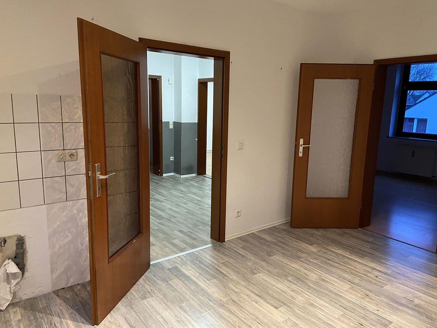 Prenájom bytu 5-izbový 105 m², Flurstr.41, Oberhausen, Severné Porýnie - Westfálsko Prenájom bytu 5-izbový 105 m², Flurstr.41, Oberhausen, Severné Porýnie - Westfálsko