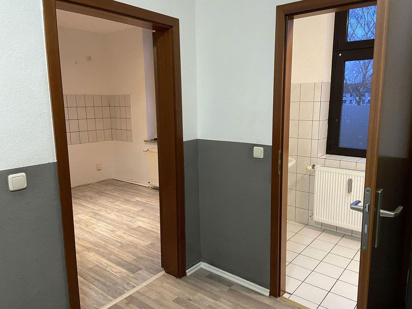 Prenájom bytu 5-izbový 105 m², Flurstr.41, Oberhausen, Severné Porýnie - Westfálsko Prenájom bytu 5-izbový 105 m², Flurstr.41, Oberhausen, Severné Porýnie - Westfálsko