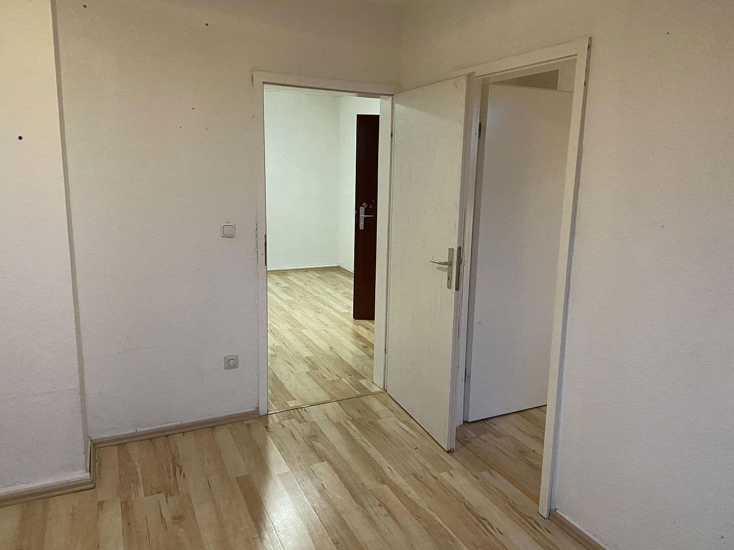 Prenájom bytu 5-izbový 105 m², Flurstr.41, Oberhausen, Severné Porýnie - Westfálsko Prenájom bytu 5-izbový 105 m², Flurstr.41, Oberhausen, Severné Porýnie - Westfálsko