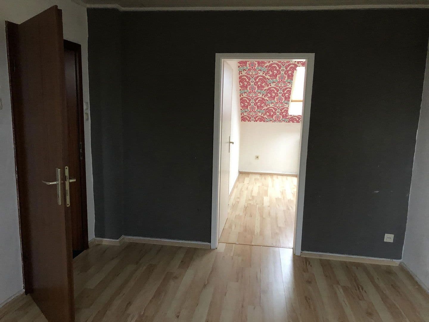 Prenájom bytu 5-izbový 105 m², Flurstr.41, Oberhausen, Severné Porýnie - Westfálsko Prenájom bytu 5-izbový 105 m², Flurstr.41, Oberhausen, Severné Porýnie - Westfálsko