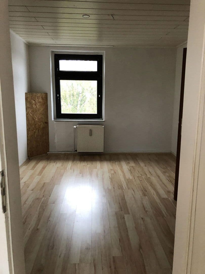 Prenájom bytu 5-izbový 105 m², Flurstr.41, Oberhausen, Severné Porýnie - Westfálsko Prenájom bytu 5-izbový 105 m², Flurstr.41, Oberhausen, Severné Porýnie - Westfálsko