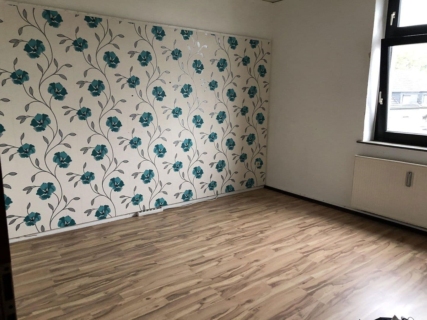 Prenájom bytu 5-izbový 105 m², Flurstr.41, Oberhausen, Severné Porýnie - Westfálsko Prenájom bytu 5-izbový 105 m², Flurstr.41, Oberhausen, Severné Porýnie - Westfálsko