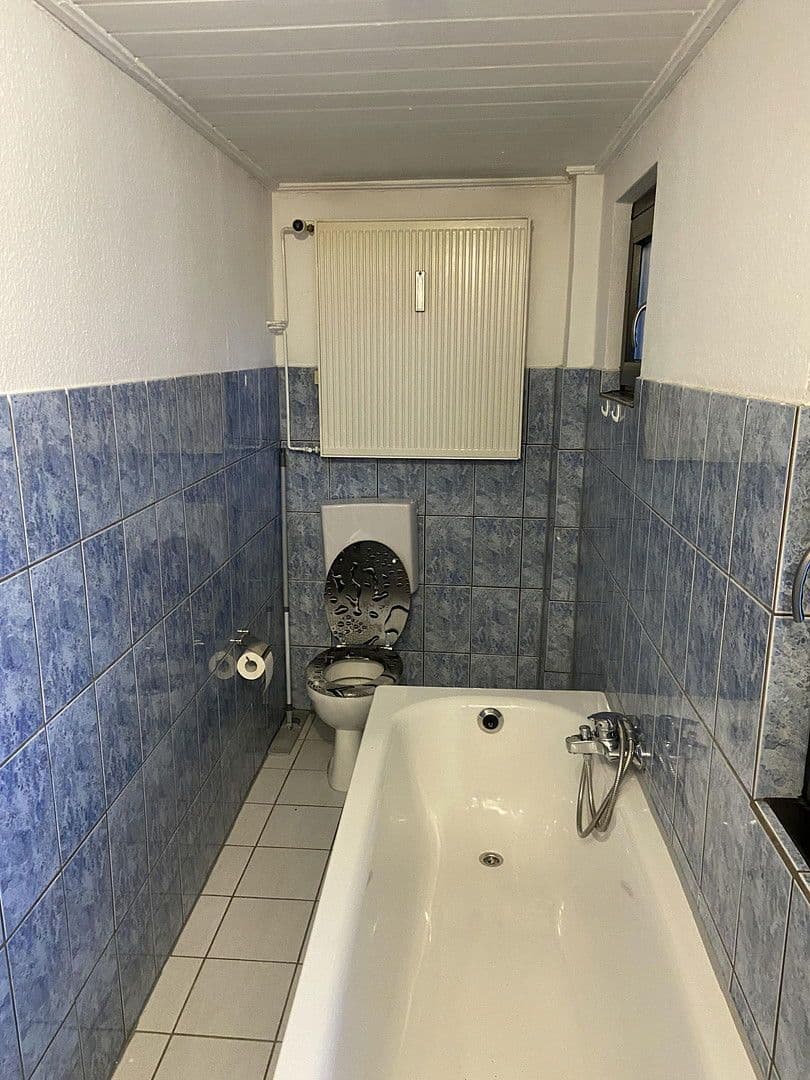 Prenájom bytu 5-izbový 105 m², Flurstr.41, Oberhausen, Severné Porýnie - Westfálsko Prenájom bytu 5-izbový 105 m², Flurstr.41, Oberhausen, Severné Porýnie - Westfálsko