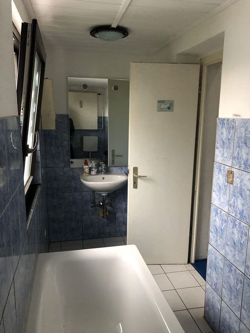 Prenájom bytu 5-izbový 105 m², Flurstr.41, Oberhausen, Severné Porýnie - Westfálsko Prenájom bytu 5-izbový 105 m², Flurstr.41, Oberhausen, Severné Porýnie - Westfálsko