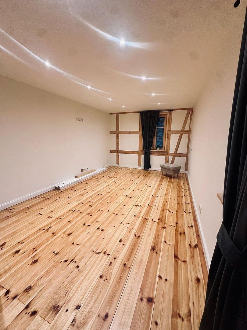 Predaj domu 260 m², pozemek 9.000 m², Glauchauer Straße 12, Glauchau, Sasko Predaj domu 260 m², pozemek 9.000 m², Glauchauer Straße 12, Glauchau, Sasko