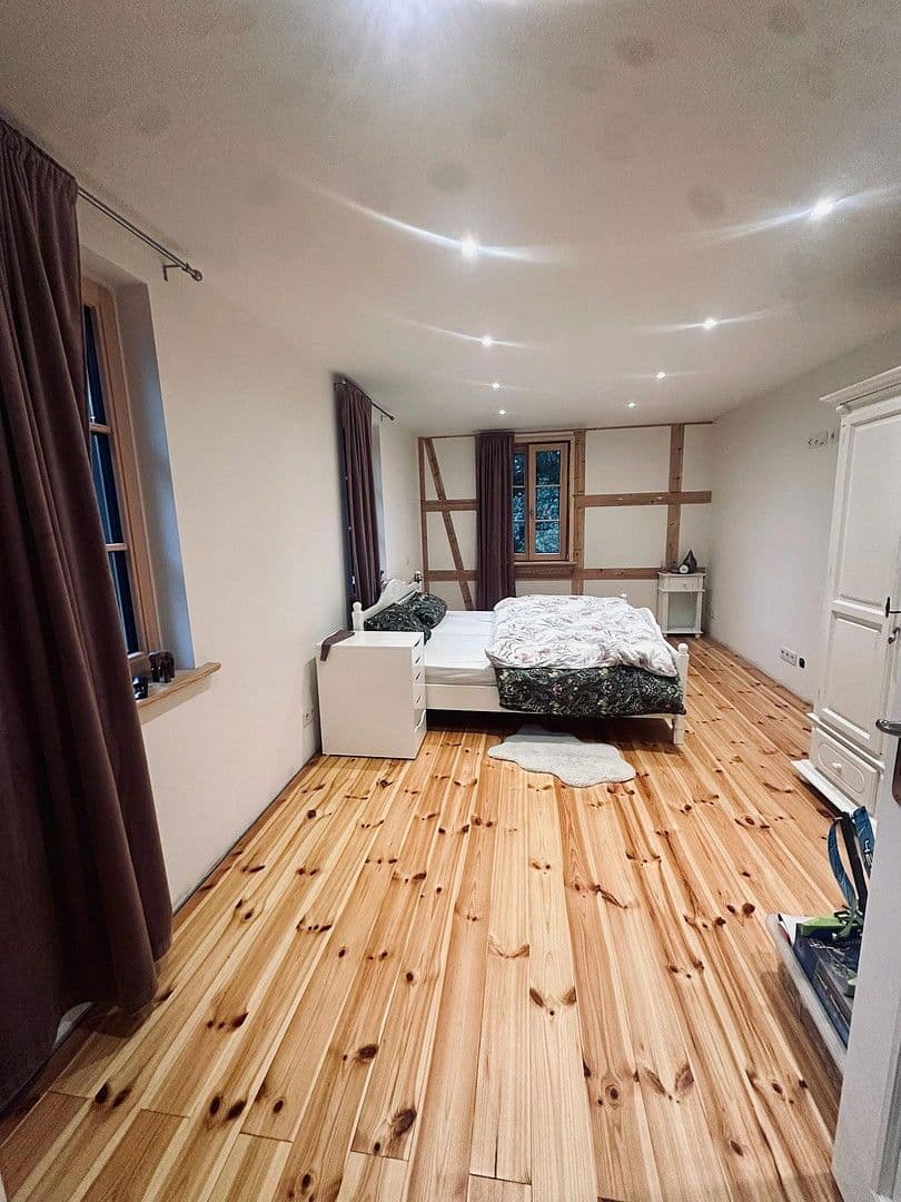 Predaj domu 260 m², pozemek 9.000 m², Glauchauer Straße 12, Glauchau, Sasko Predaj domu 260 m², pozemek 9.000 m², Glauchauer Straße 12, Glauchau, Sasko