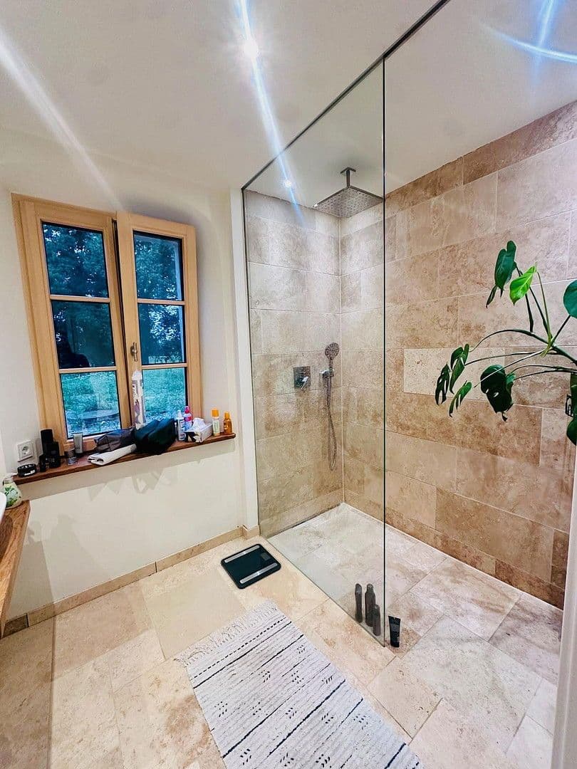 Predaj domu 260 m², pozemek 9.000 m², Glauchauer Straße 12, Glauchau, Sasko Predaj domu 260 m², pozemek 9.000 m², Glauchauer Straße 12, Glauchau, Sasko