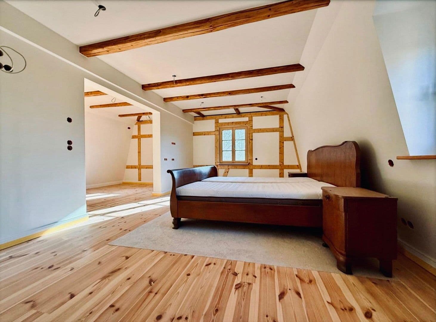 Predaj domu 260 m², pozemek 9.000 m², Glauchauer Straße 12, Glauchau, Sasko Predaj domu 260 m², pozemek 9.000 m², Glauchauer Straße 12, Glauchau, Sasko