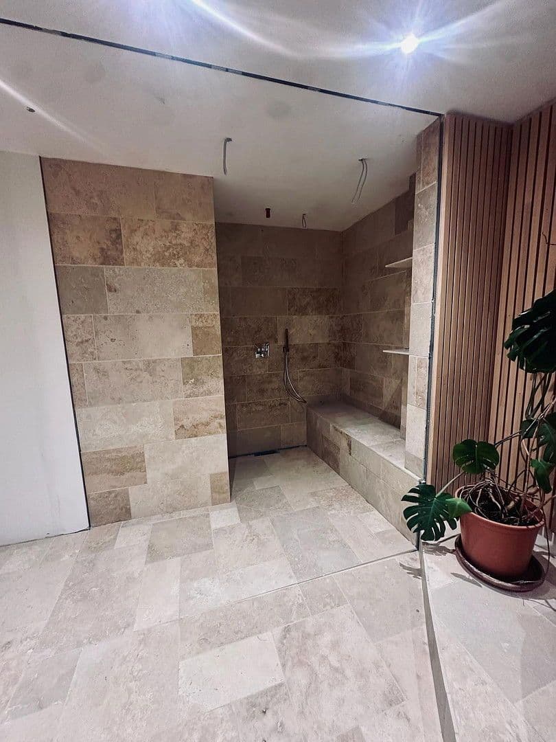 Predaj domu 260 m², pozemek 9.000 m², Glauchauer Straße 12, Glauchau, Sasko Predaj domu 260 m², pozemek 9.000 m², Glauchauer Straße 12, Glauchau, Sasko