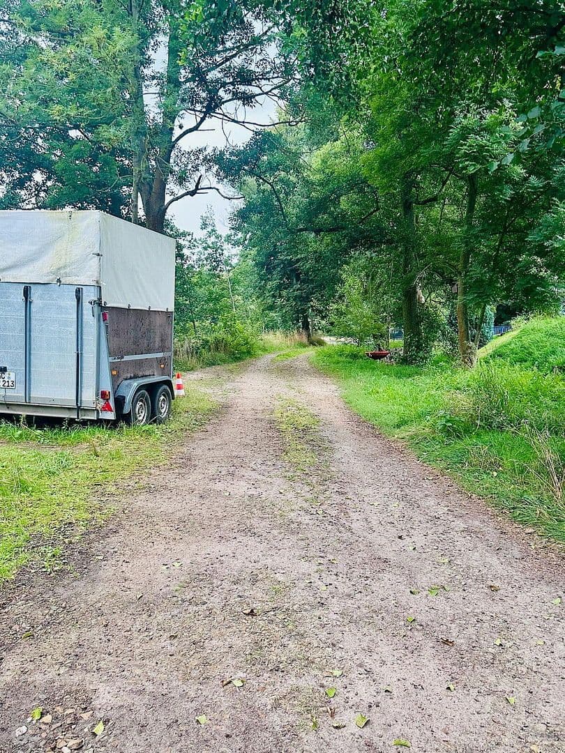 Predaj domu 260 m², pozemek 9.000 m², Glauchauer Straße 12, Glauchau, Sasko Predaj domu 260 m², pozemek 9.000 m², Glauchauer Straße 12, Glauchau, Sasko