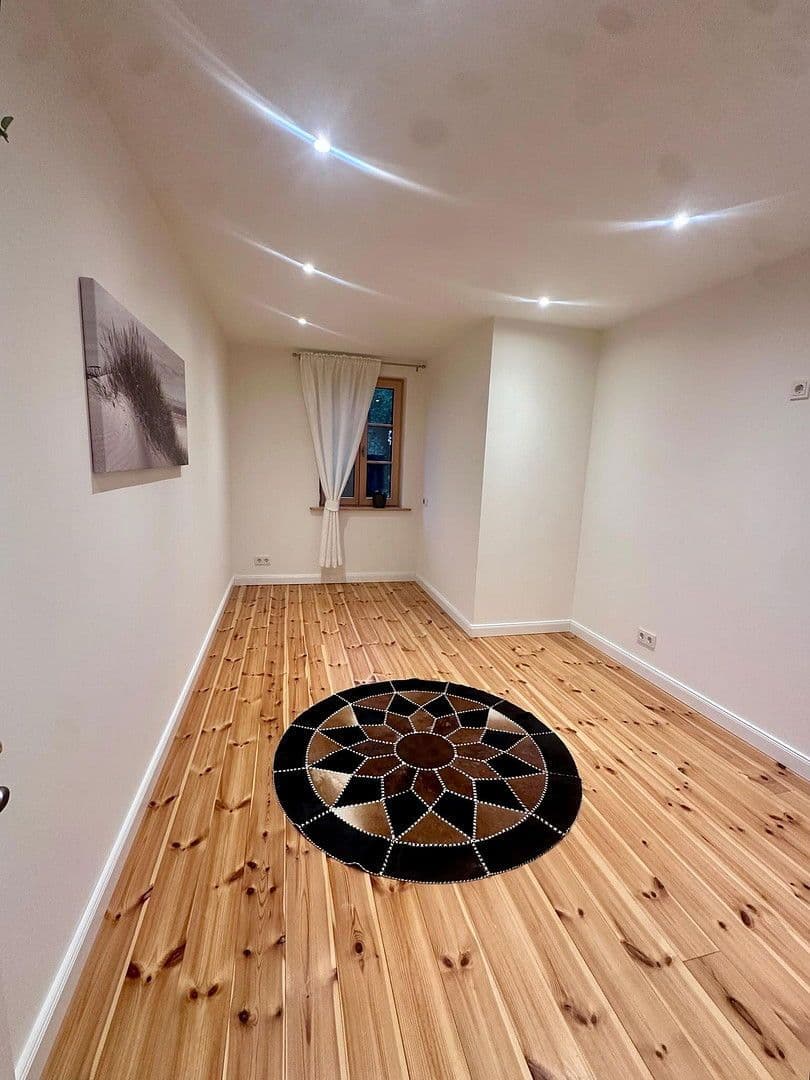 Predaj domu 260 m², pozemek 9.000 m², Glauchauer Straße 12, Glauchau, Sasko Predaj domu 260 m², pozemek 9.000 m², Glauchauer Straße 12, Glauchau, Sasko