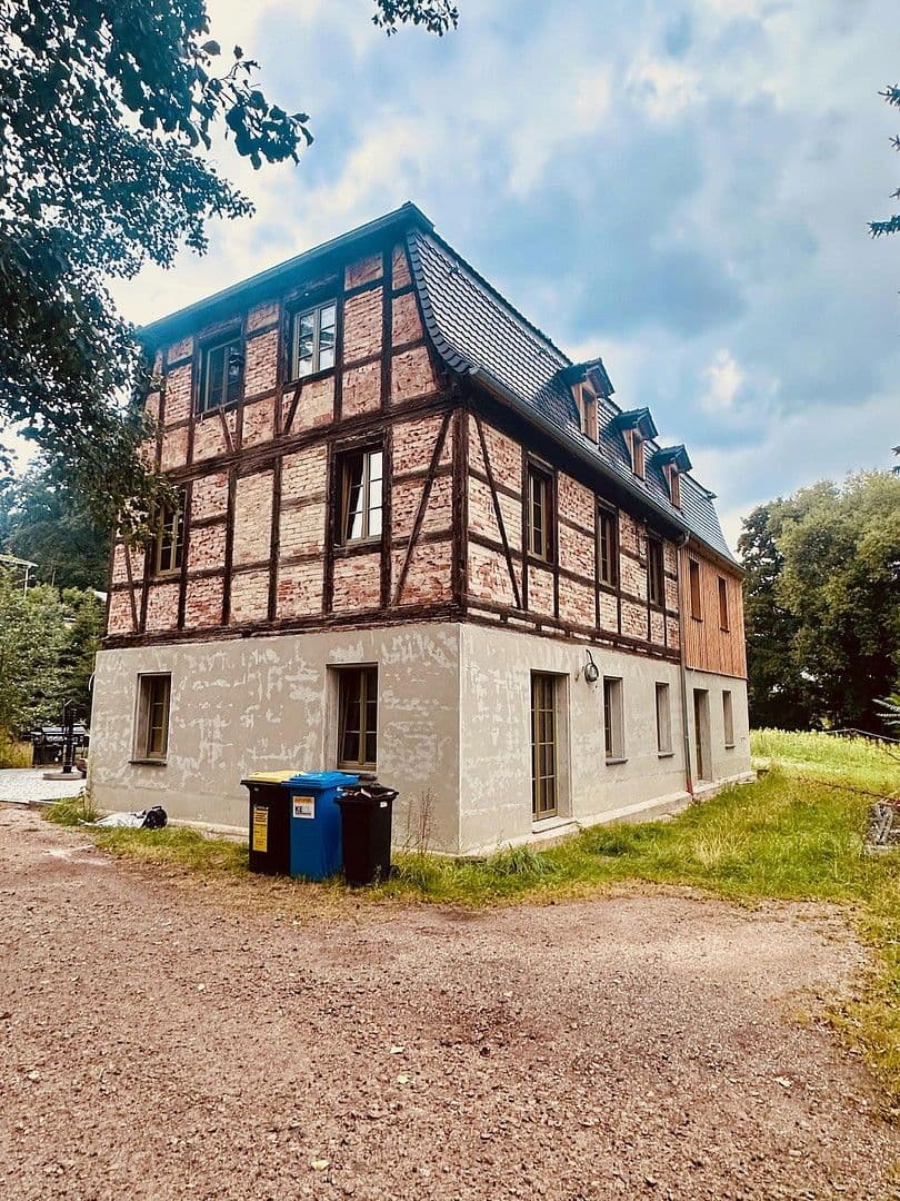 Predaj domu 260 m², pozemek 9.000 m², Glauchauer Straße 12, Glauchau, Sasko Predaj domu 260 m², pozemek 9.000 m², Glauchauer Straße 12, Glauchau, Sasko