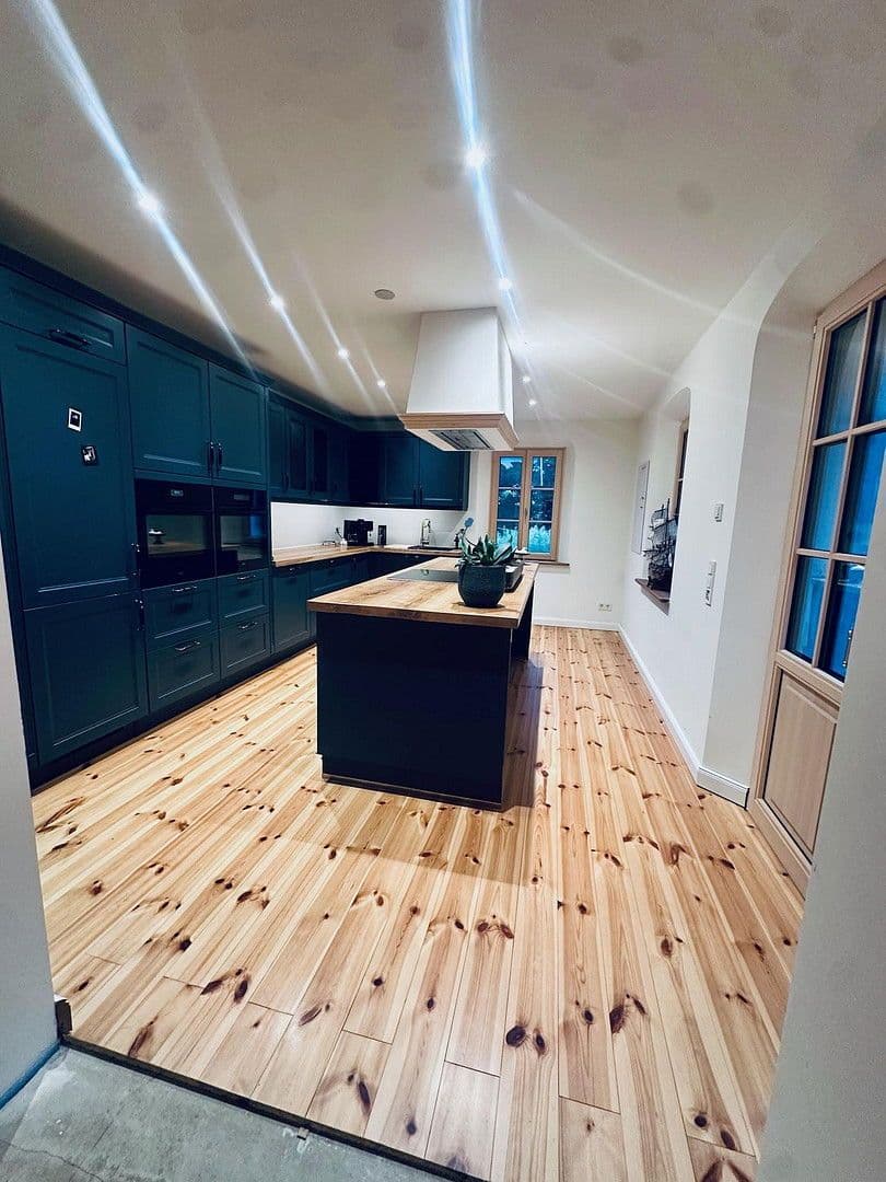 Predaj domu 260 m², pozemek 9.000 m², Glauchauer Straße 12, Glauchau, Sasko Predaj domu 260 m², pozemek 9.000 m², Glauchauer Straße 12, Glauchau, Sasko