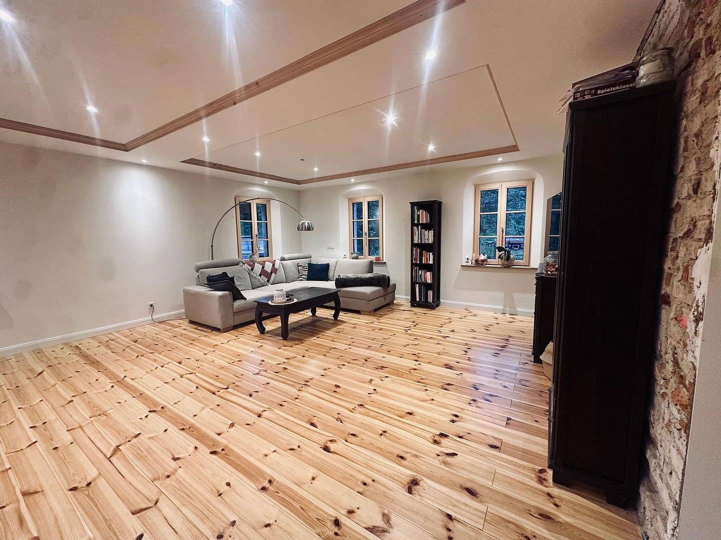 Predaj domu 260 m², pozemek 9.000 m², Glauchauer Straße 12, Glauchau, Sasko Predaj domu 260 m², pozemek 9.000 m², Glauchauer Straße 12, Glauchau, Sasko