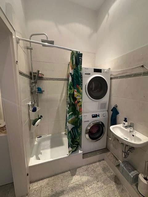 Prenájom bytu 4-izbový 126 m², Uhlemeyerstr. 15, Hannover, Dolné Sasko Prenájom bytu 4-izbový 126 m², Uhlemeyerstr. 15, Hannover, Dolné Sasko