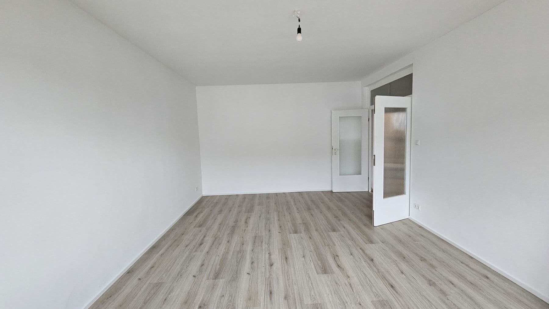 Prenájom bytu 2-izbový 67 m², Berliner Straße 64, Steinbach (Taunus), Hesensko Prenájom bytu 2-izbový 67 m², Berliner Straße 64, Steinbach (Taunus), Hesensko