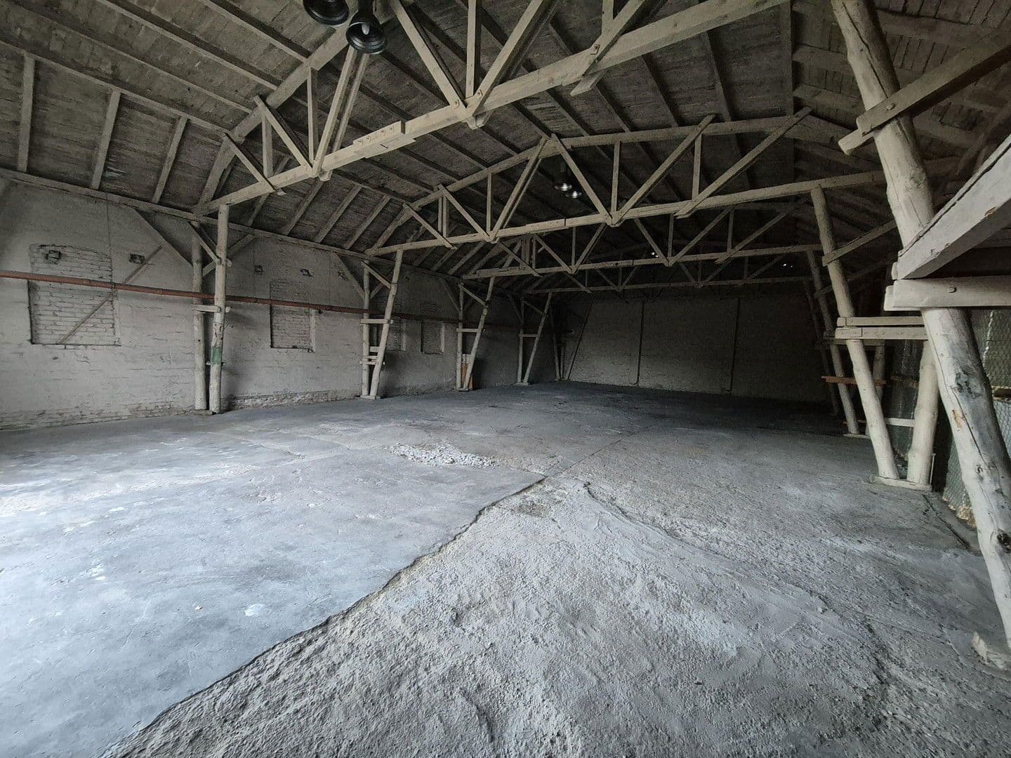 Prenájom nebytového priestoru 258 m², Bergstraße 2, Luckenwalde, Brandenbursko Prenájom nebytového priestoru 258 m², Bergstraße 2, Luckenwalde, Brandenbursko