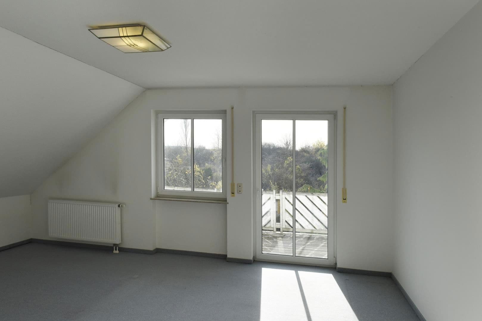 Predaj domu 189 m², pozemek 780 m², Adelsdorf, Bavorsko Predaj domu 189 m², pozemek 780 m², Adelsdorf, Bavorsko