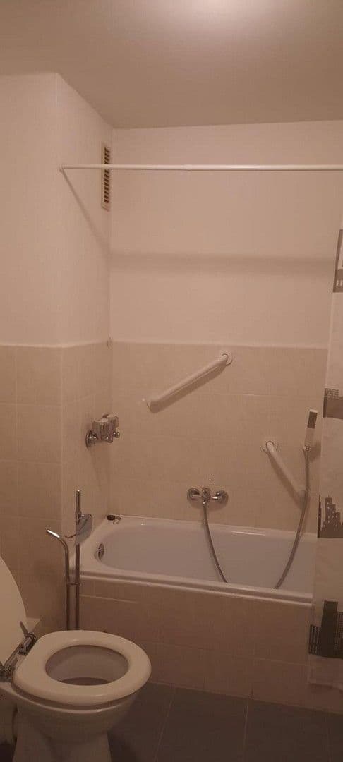 Prenájom bytu 3-izbový 78 m², Schlachthofstraße 9, Häfen - Bremerhaven, Brémy Prenájom bytu 3-izbový 78 m², Schlachthofstraße 9, Häfen - Bremerhaven, Brémy