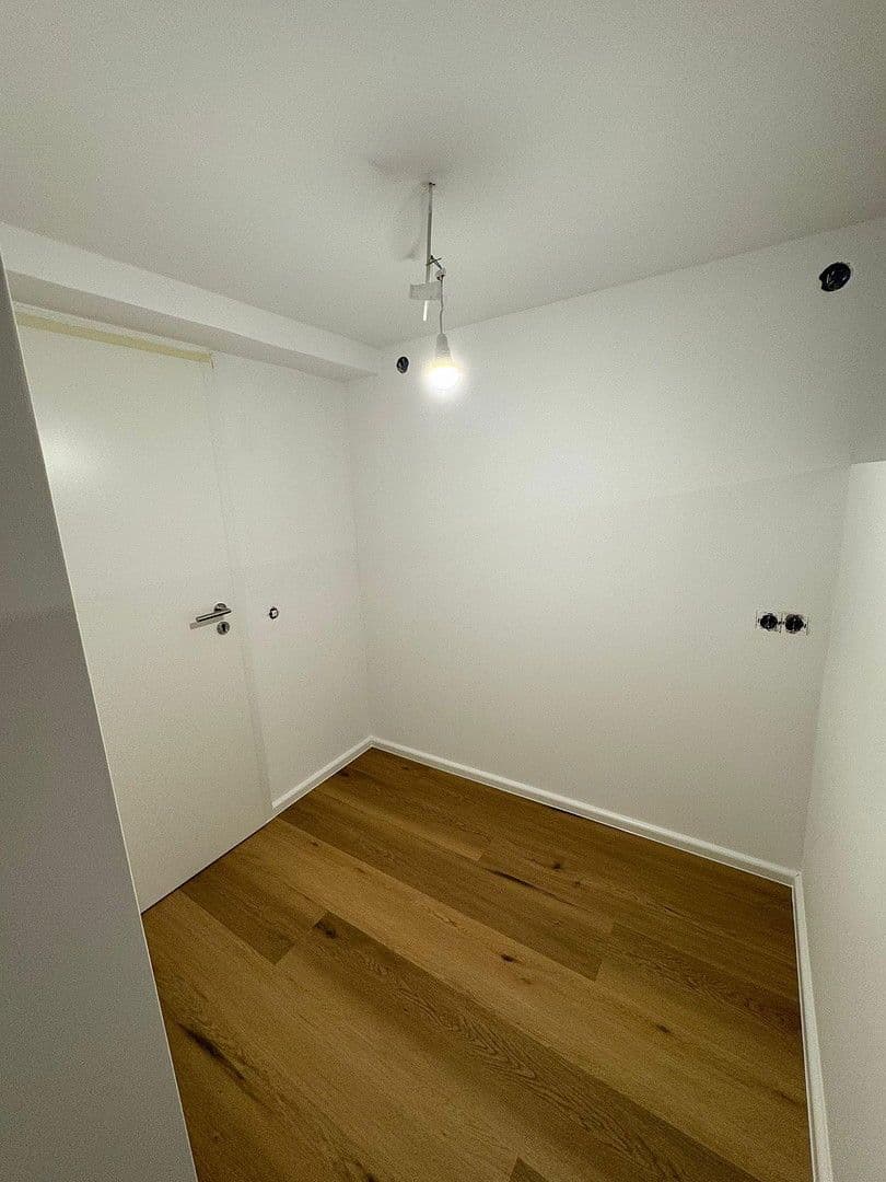 Prenájom bytu 3-izbový 101 m², Polcher Straße 25, Mayen, Porýnie-Falcko Prenájom bytu 3-izbový 101 m², Polcher Straße 25, Mayen, Porýnie-Falcko