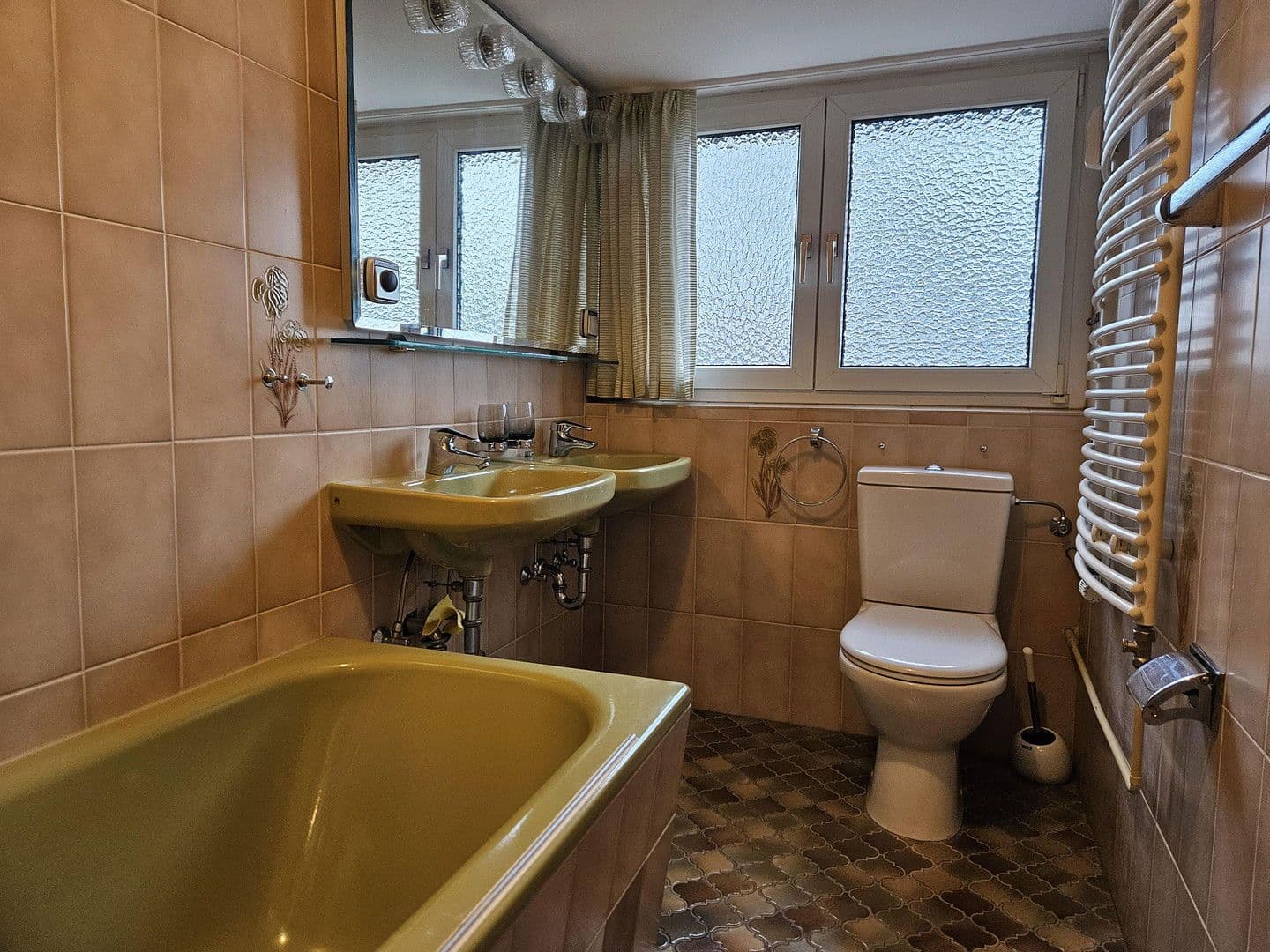 Prenájom bytu 2-izbový 49 m², Frankfurt am Main, Hesensko Prenájom bytu 2-izbový 49 m², Frankfurt am Main, Hesensko