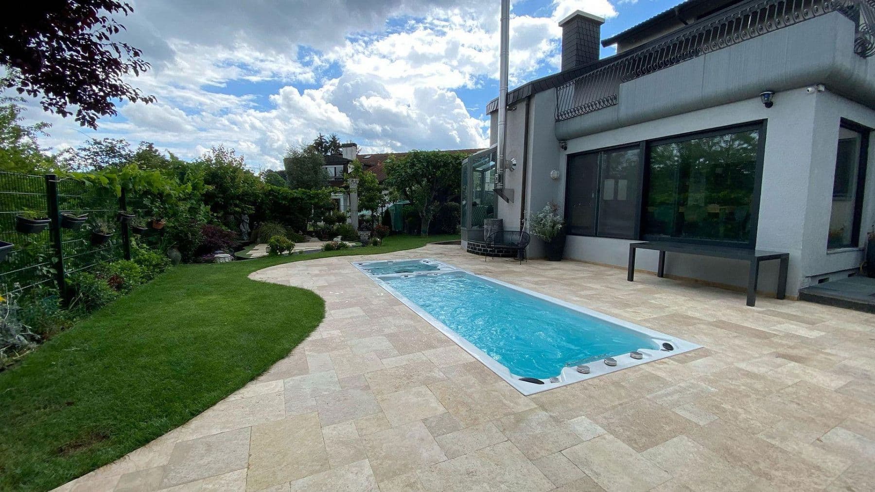 Predaj domu 253 m², pozemek 550 m², Karlsruhe, Bádensko-Wurttembersko Predaj domu 253 m², pozemek 550 m², Karlsruhe, Bádensko-Wurttembersko