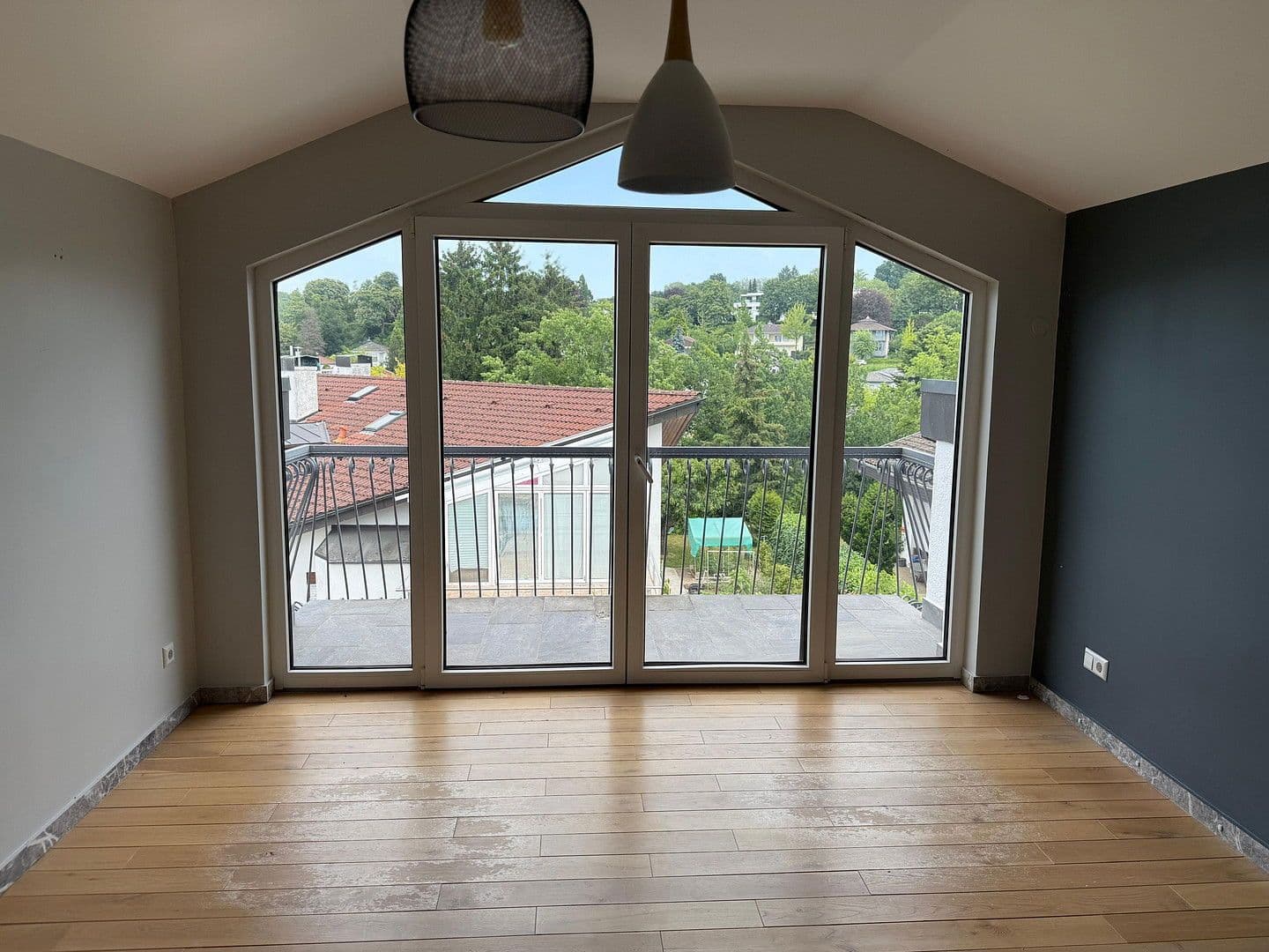 Predaj domu 253 m², pozemek 550 m², Karlsruhe, Bádensko-Wurttembersko Predaj domu 253 m², pozemek 550 m², Karlsruhe, Bádensko-Wurttembersko