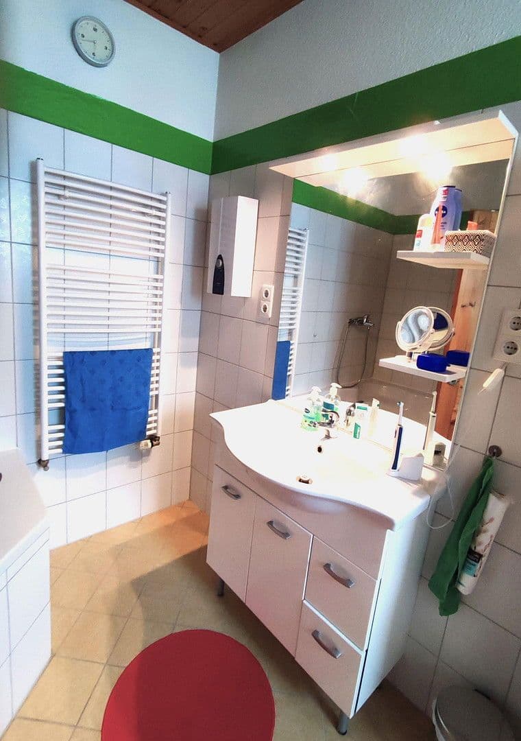 Predaj domu 147 m², pozemek 410 m², Fliederweg 8, Solingen, Severné Porýnie - Westfálsko Predaj domu 147 m², pozemek 410 m², Fliederweg 8, Solingen, Severné Porýnie - Westfálsko