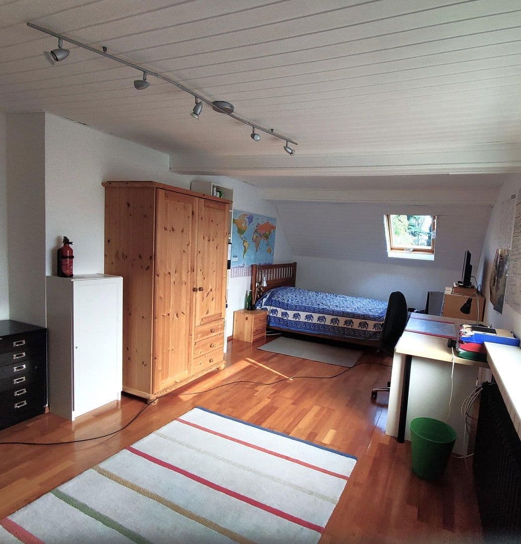 Predaj domu 147 m², pozemek 410 m², Fliederweg 8, Solingen, Severné Porýnie - Westfálsko Predaj domu 147 m², pozemek 410 m², Fliederweg 8, Solingen, Severné Porýnie - Westfálsko