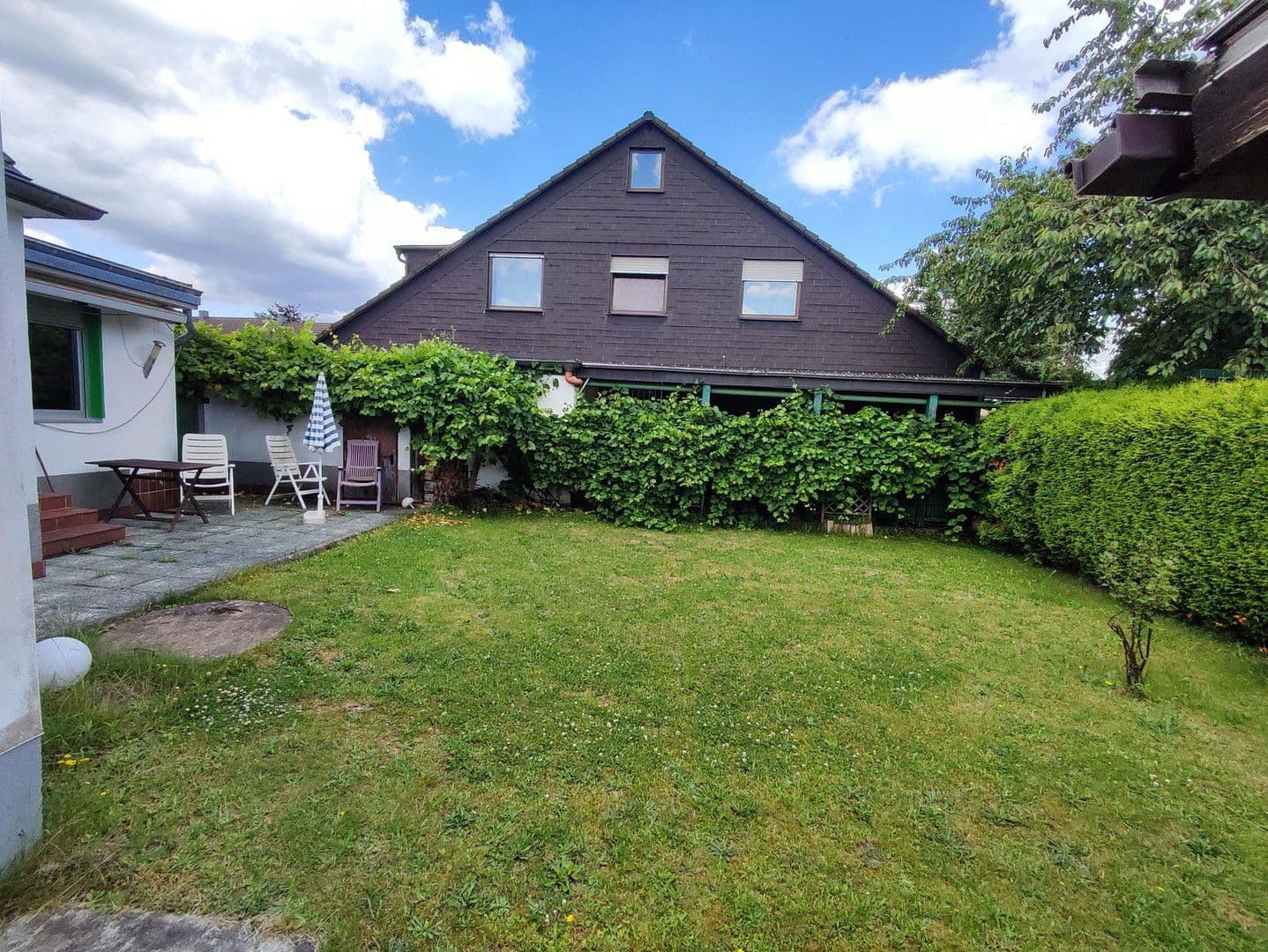 Predaj domu 147 m², pozemek 410 m², Fliederweg 8, Solingen, Severné Porýnie - Westfálsko Predaj domu 147 m², pozemek 410 m², Fliederweg 8, Solingen, Severné Porýnie - Westfálsko