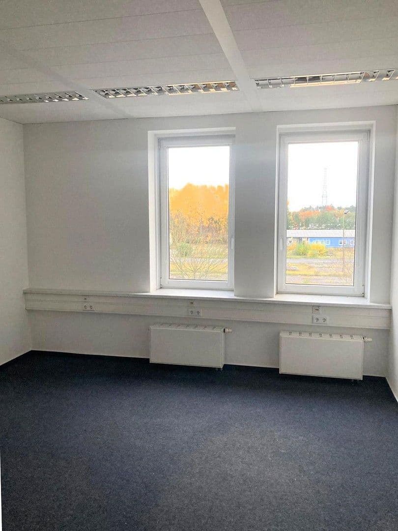 Prenájom kancelárie 37 m², Rövertannen 13, Güstrow, Meklenbursko-Predpomoransko Prenájom kancelárie 37 m², Rövertannen 13, Güstrow, Meklenbursko-Predpomoransko