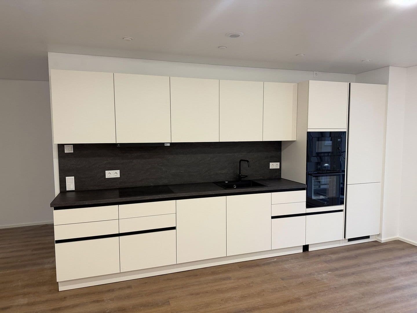 Prenájom bytu 3-izbový 100 m², Maximilianstr. 21, Jockgrim, Porýnie-Falcko Prenájom bytu 3-izbový 100 m², Maximilianstr. 21, Jockgrim, Porýnie-Falcko