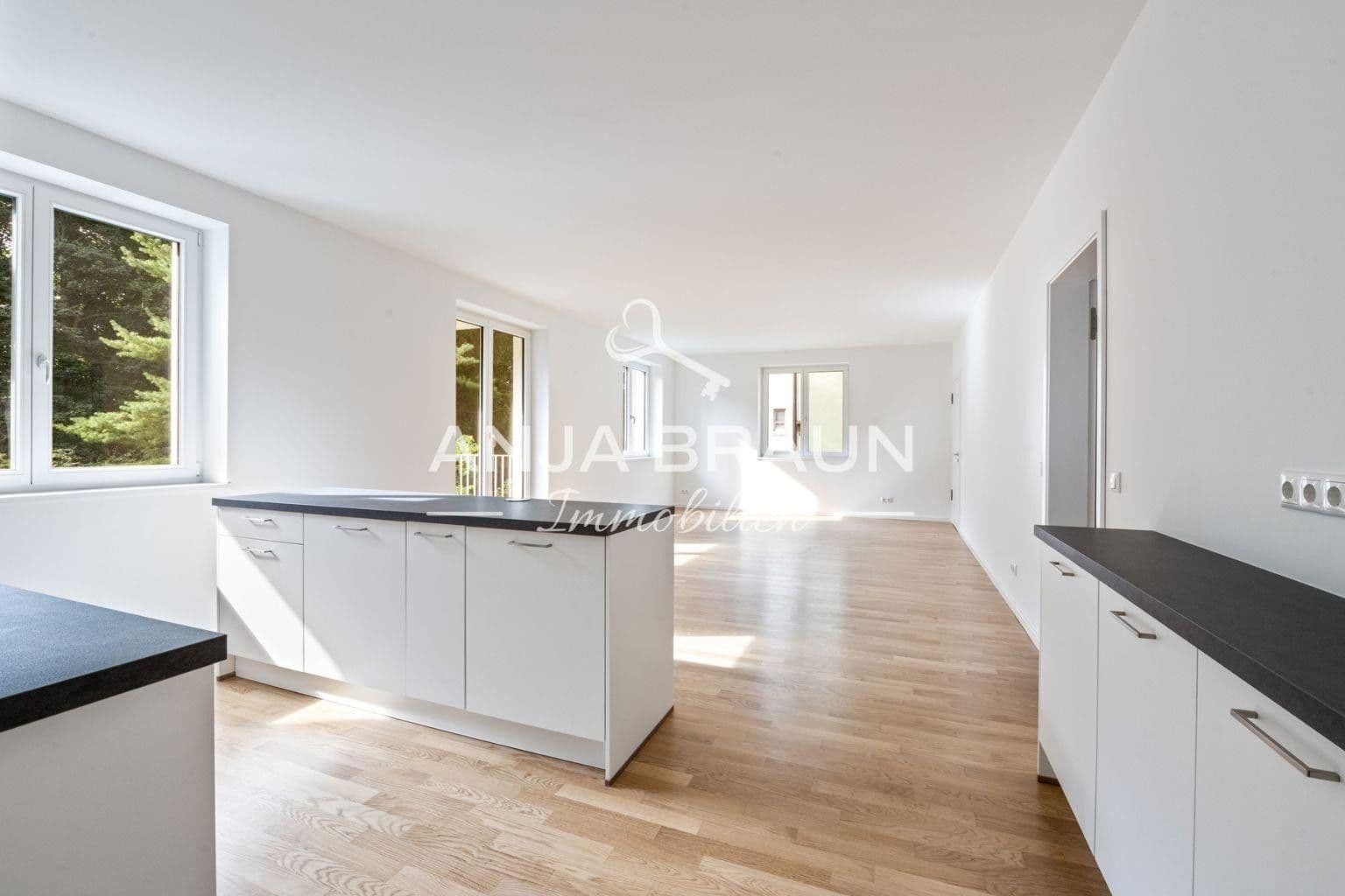 Prenájom bytu 2-izbový 77 m², Hamburg, Hamburg Prenájom bytu 2-izbový 77 m², Hamburg, Hamburg