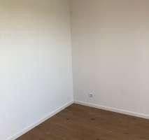 Prenájom bytu 4-izbový 94 m², Bahraer Straße 14, Hirschstein, Sasko Prenájom bytu 4-izbový 94 m², Bahraer Straße 14, Hirschstein, Sasko