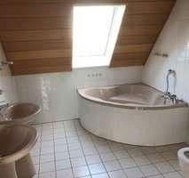 Prenájom bytu 4-izbový 94 m², Bahraer Straße 14, Hirschstein, Sasko Prenájom bytu 4-izbový 94 m², Bahraer Straße 14, Hirschstein, Sasko