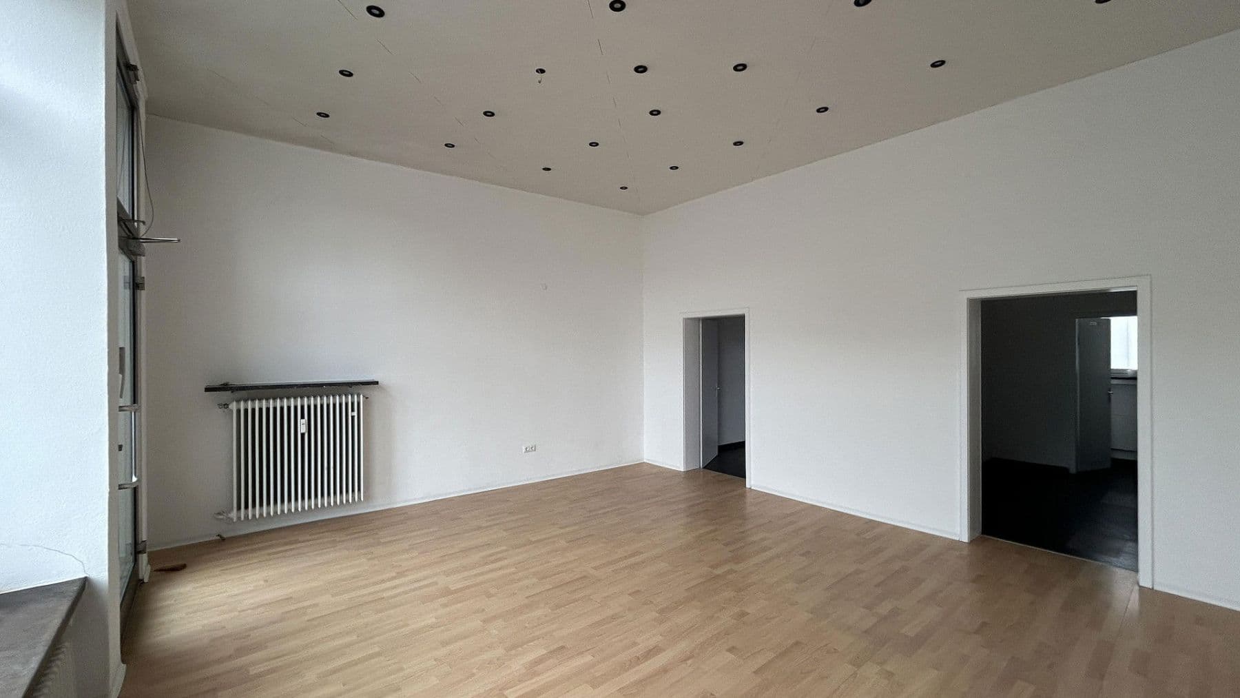 Predaj nebytového priestoru 57 m², Friedberger Str. 152, Augsburg, Bavorsko Predaj nebytového priestoru 57 m², Friedberger Str. 152, Augsburg, Bavorsko