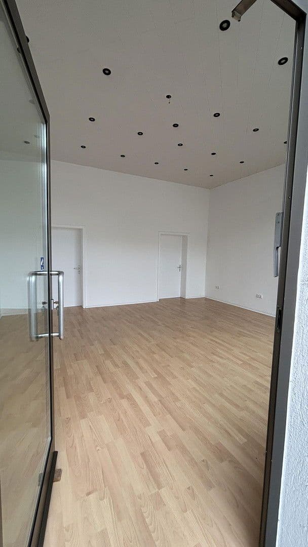 Predaj nebytového priestoru 57 m², Friedberger Str. 152, Augsburg, Bavorsko Predaj nebytového priestoru 57 m², Friedberger Str. 152, Augsburg, Bavorsko