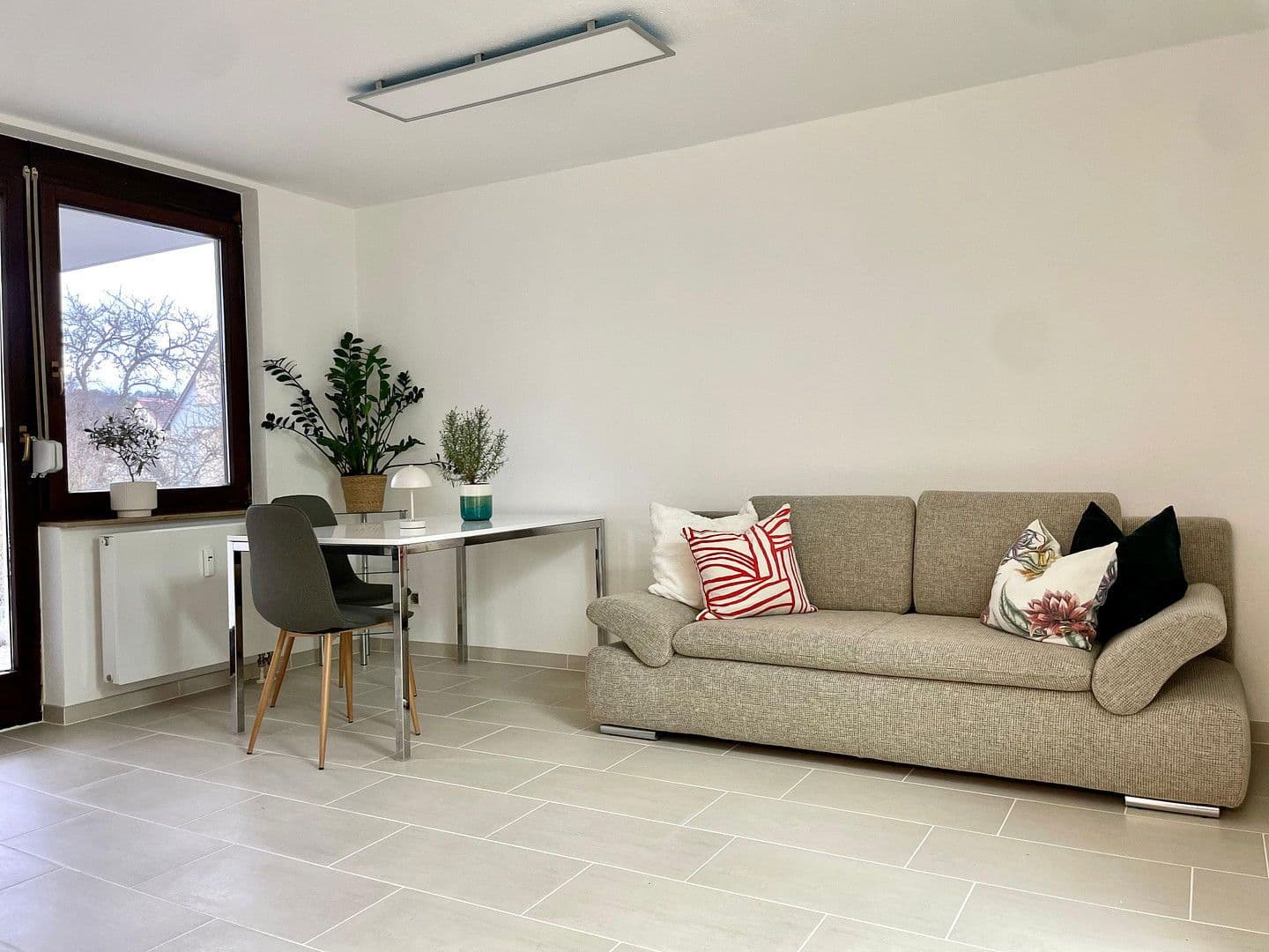 Prenájom bytu 2-izbový 45 m², Hauptstraße, Stuttgart, Bádensko-Wurttembersko Prenájom bytu 2-izbový 45 m², Hauptstraße, Stuttgart, Bádensko-Wurttembersko